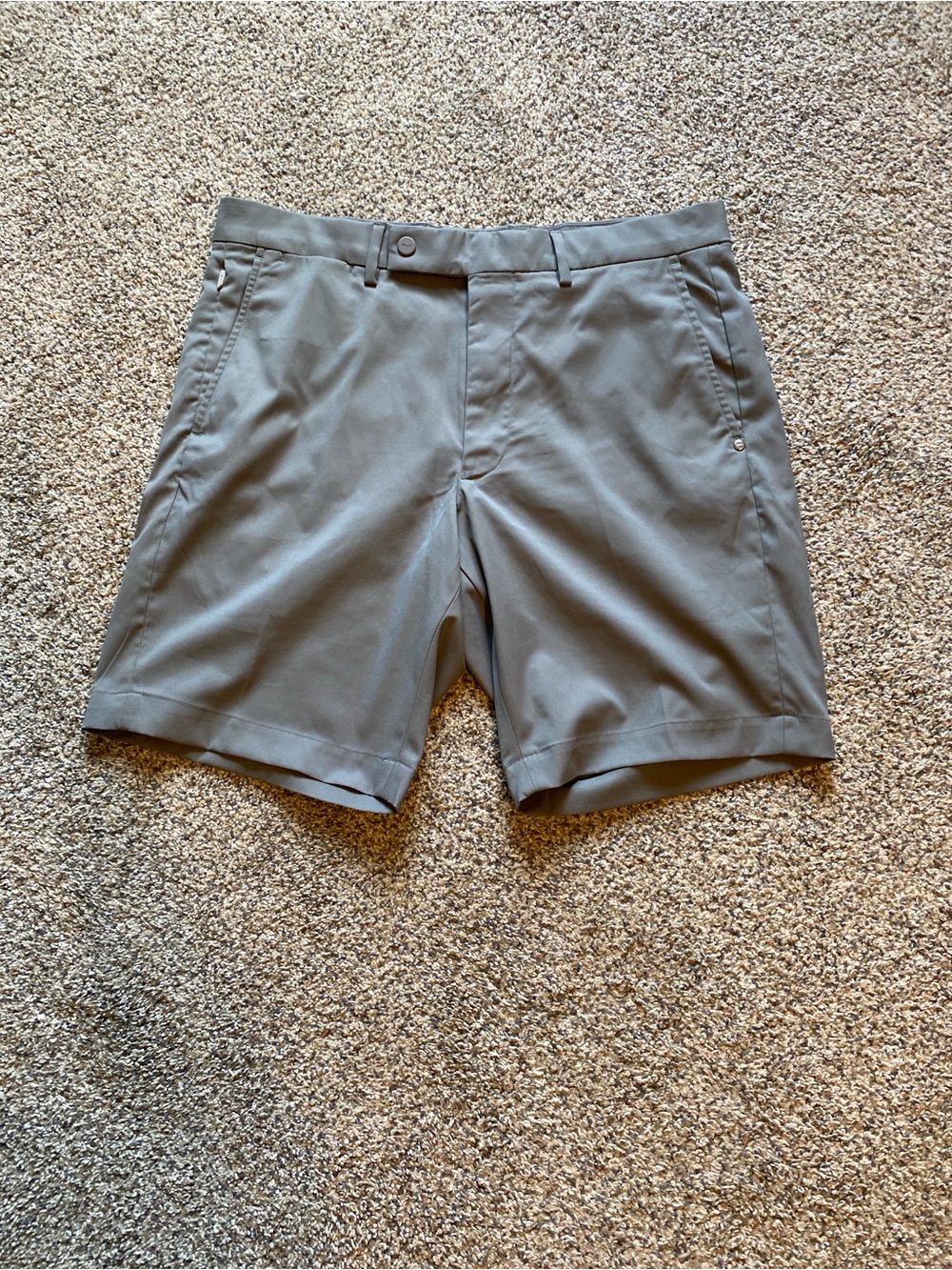 RLX Ralph Lauren Mens Tailored Fit Flat-Front Gray Shorts Size 34